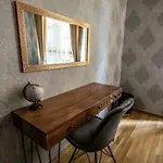 Apartment Design 3bdr In Residence, Free Parking