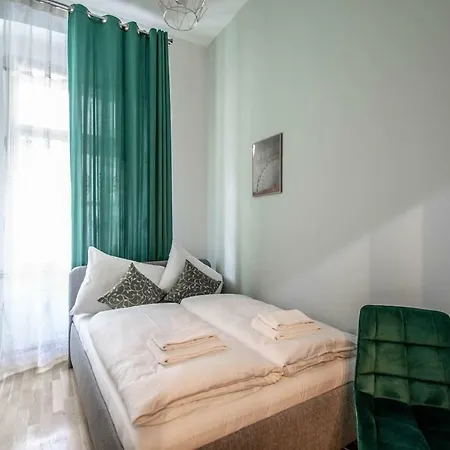 Design 3bdr In Residence, Free Parking Apartament Praga
