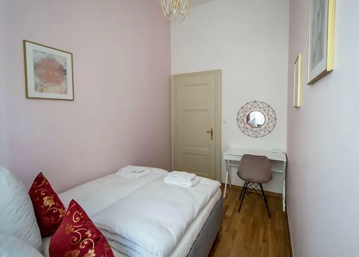 Appartamento Design 3bdr In Residence, Free Parking Praga
